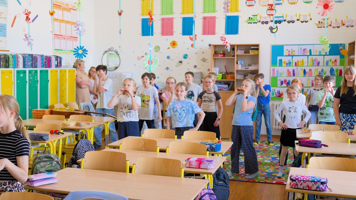 Žáci při výuce ve třídě